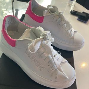Valentino sneakers hot pink
